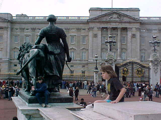 wpe48.jpg (45511 bytes)