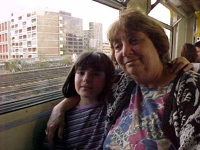 wpe2F.jpg (46058 bytes)